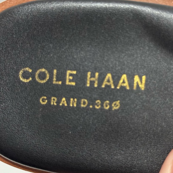 Cole Haan “Ainslee” Black Leather T-Strap Thong Sandals EUC - Picture 7 of 9